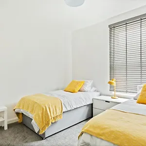 Spacious & Entire Villa Nottingham